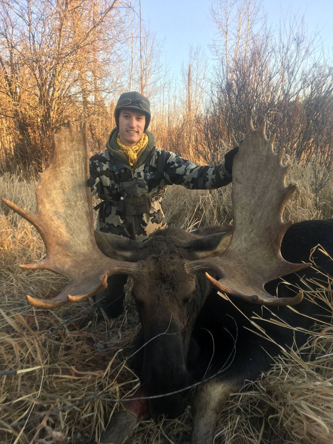 Zarichny Outfitting Alberta hunt photo